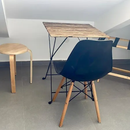 Mansarda Galliari 公寓 *